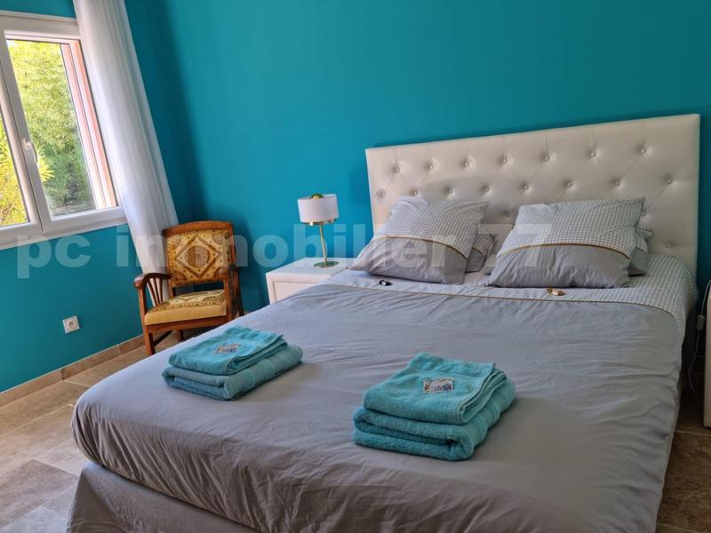 Villa - 199 m² - 9 pièces