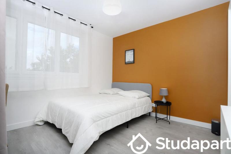 Chambre - 11 m² - 1 pièce