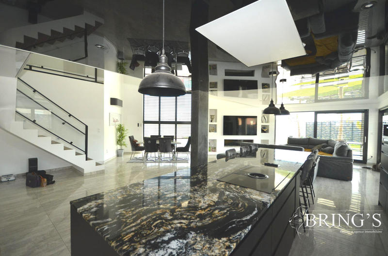 Villa - 275 m² - 7 pièces