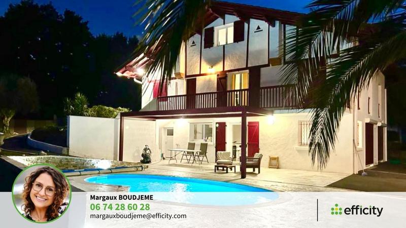 Maison - 235 m² - 8 pièces