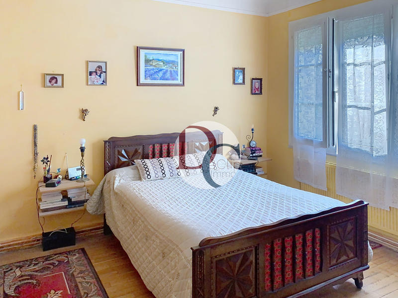 Appartement - 93 m² - 4 pièces