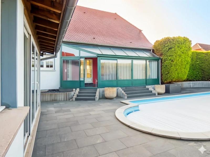 Maison - 250 m² - 6 pièces