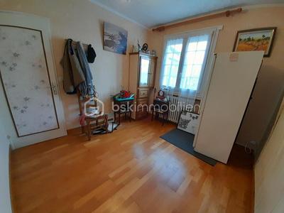 Maison - 93 m² - 5 pièces