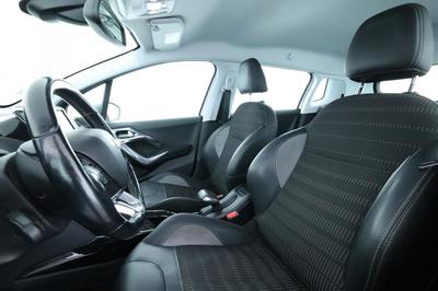 Peugeot 2008 1.2 PureTech Allure Eat6 110 ch