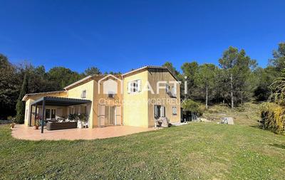 Maison - 245 m² - 8 pièces