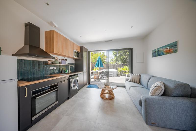 Maison - 240 m² - 6 pièces