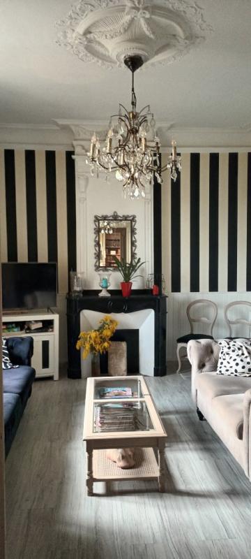 Maison - 315 m² - 12 pièces