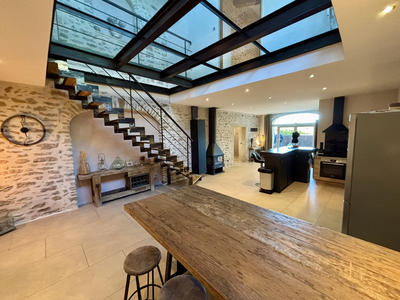 Mas - 185 m² - 5 pièces