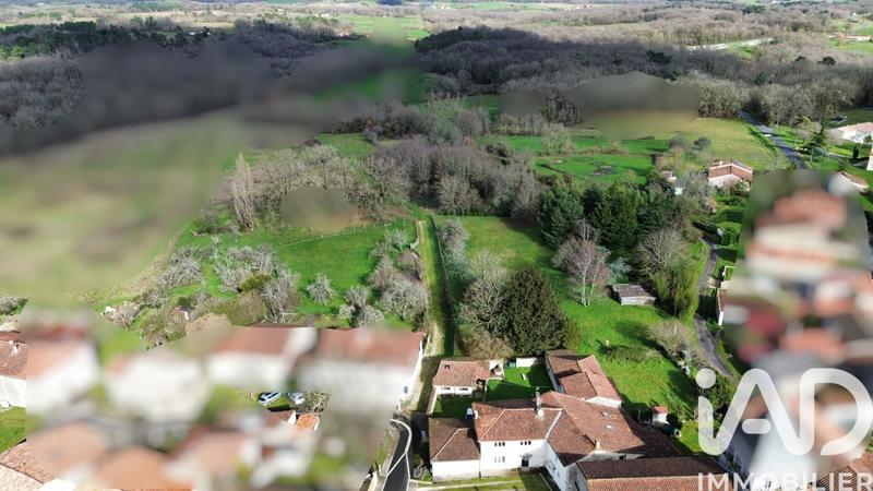 Maison - 205 m² - 8 pièces