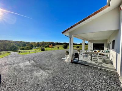 Maison - 122 m² - 4 pièces