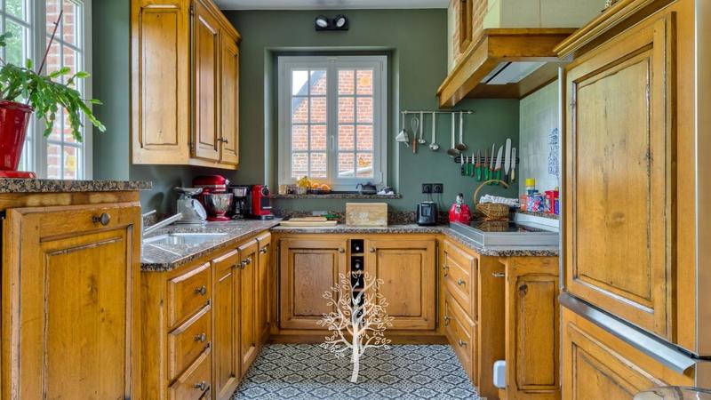 Demeure - 300 m² - 7 pièces