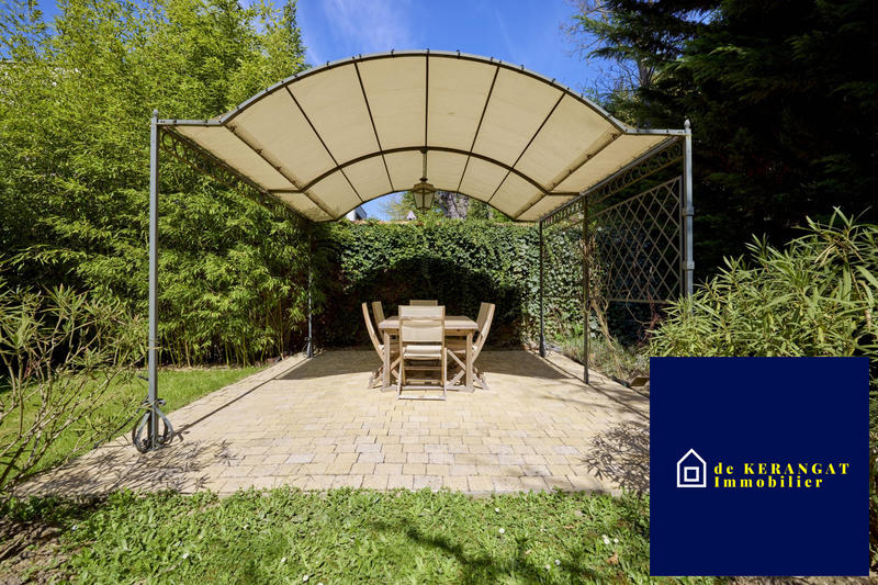 Maison - 262 m² - 9 pièces