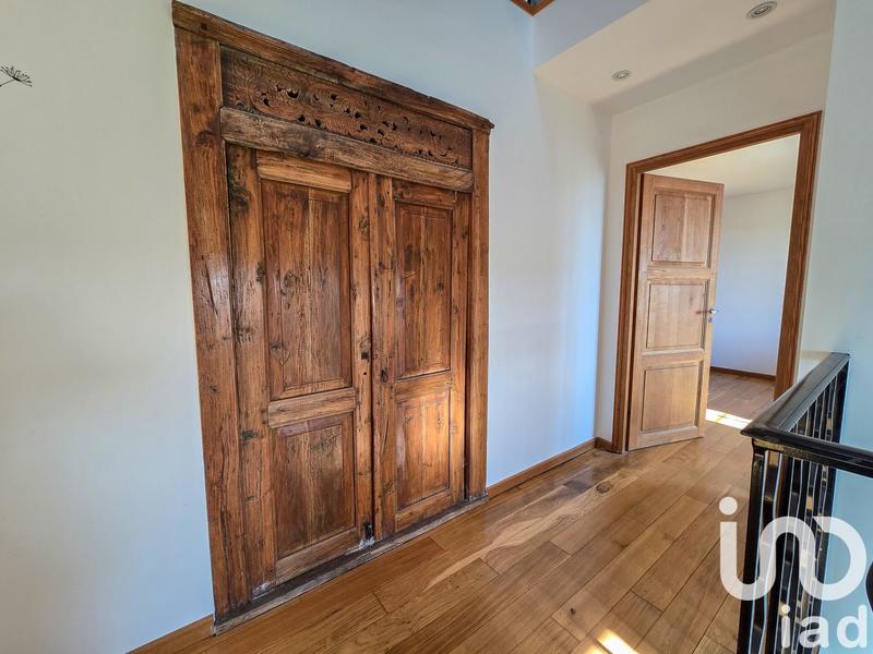 Maison - 238 m² - 8 pièces