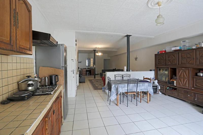 Maison - 250 m² - 7 pièces