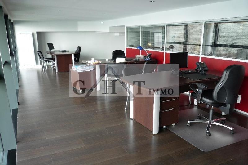 Bureau - 251 m²