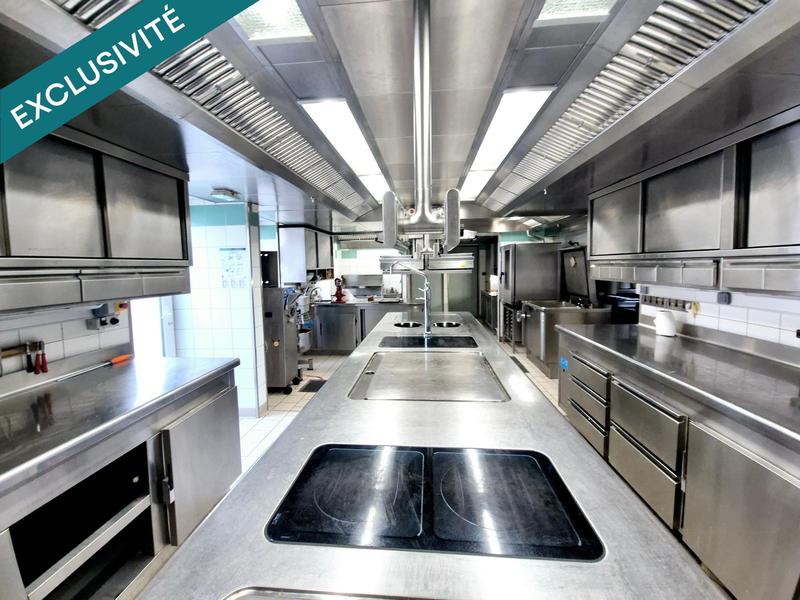 Local commercial - 885 m² - 12 pièces