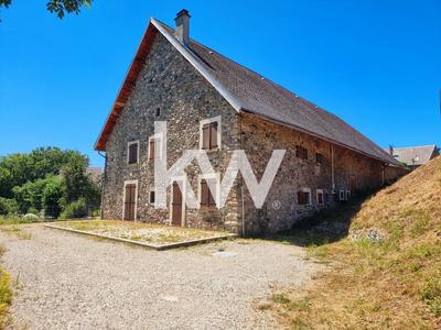 Maison - 236 m² - 7 pièces