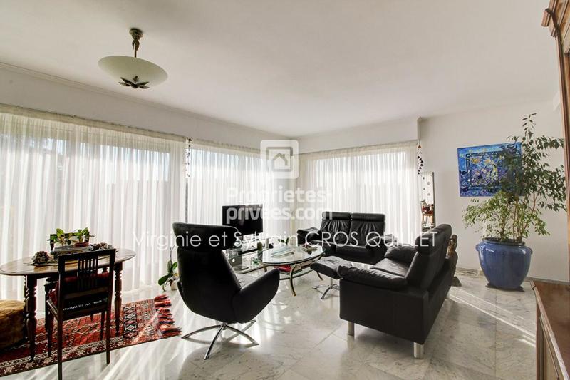 Maison - 245 m² - 7 pièces