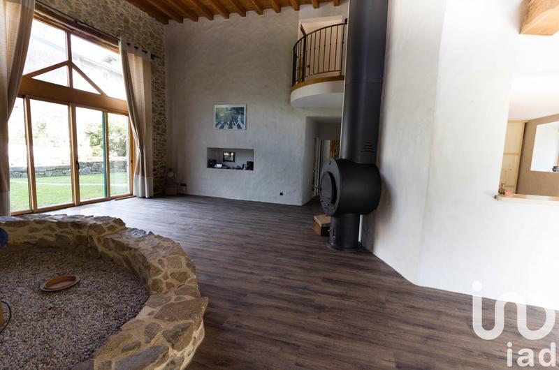 Maison - 249 m² - 7 pièces