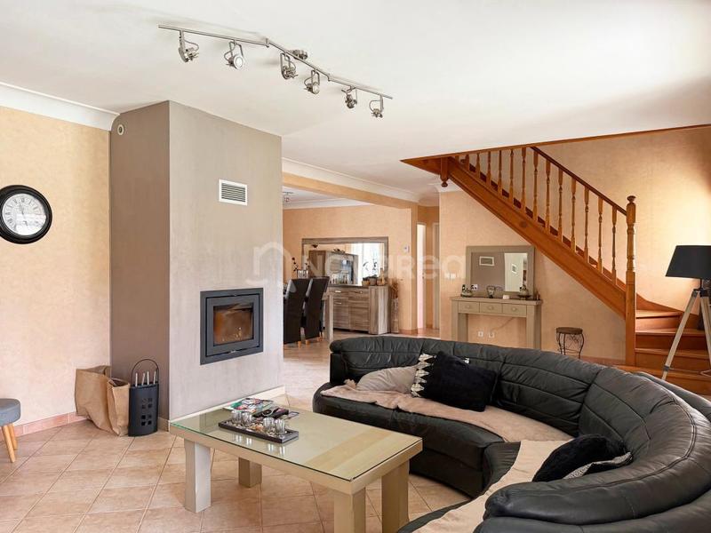 Maison - 140 m² - 6 pièces