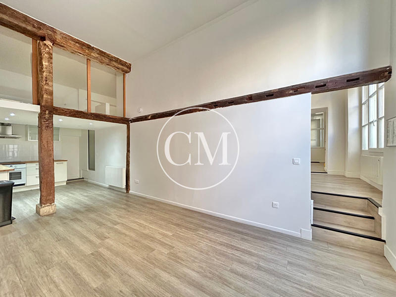 Local commercial - 136 m² - 7 pièces