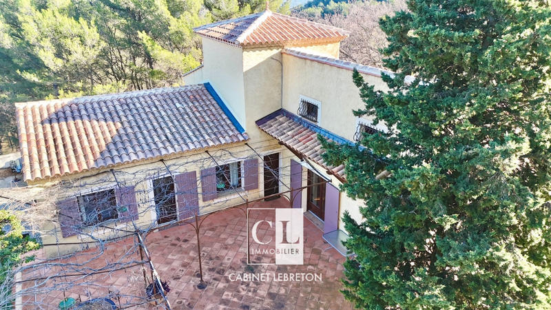 Villa - 419 m² - 6 pièces