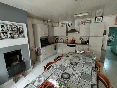 Maison - 196 m² - 7 pièces