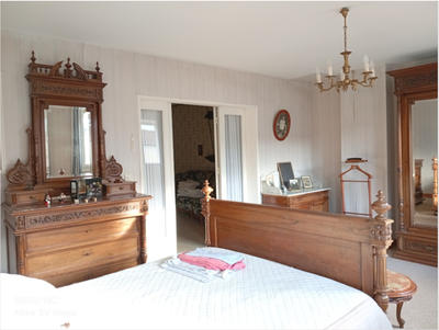 Maison - 220 m² - 11 pièces