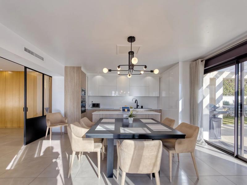 Villa - 280 m² - 7 pièces