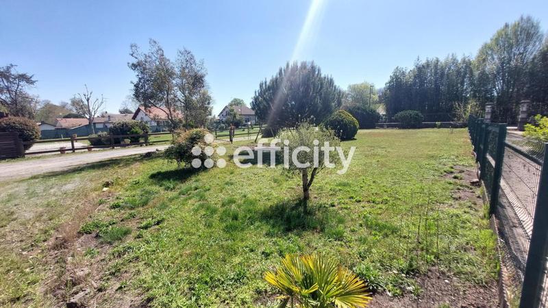 Demeure - 256 m² - 9 pièces