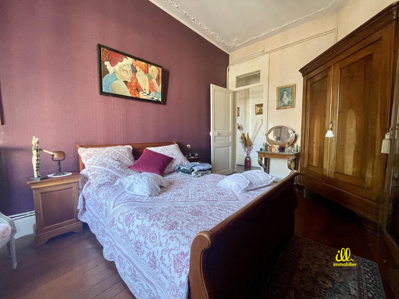 Appartement - 177 m² - 6 pièces