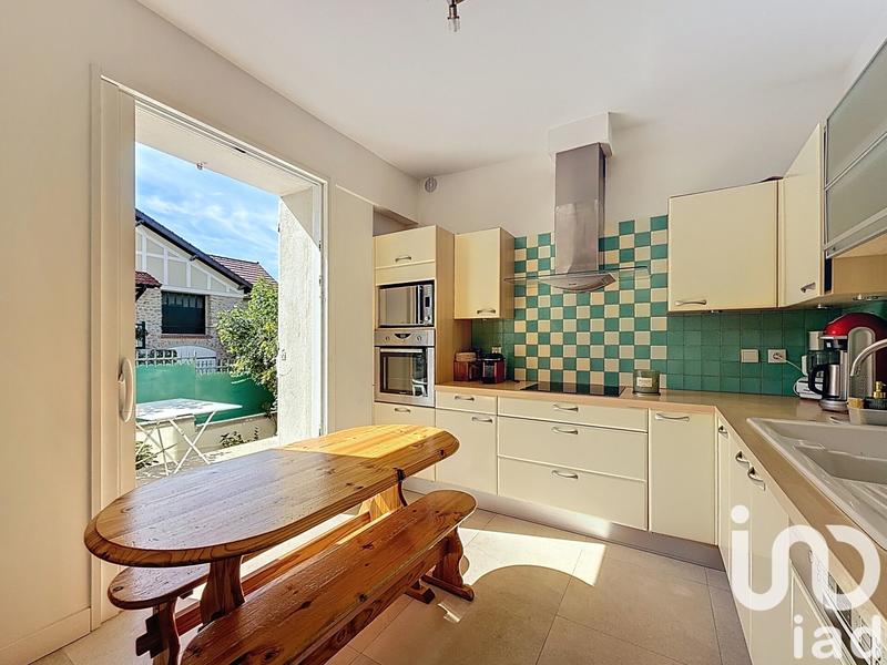 Maison - 262 m² - 8 pièces