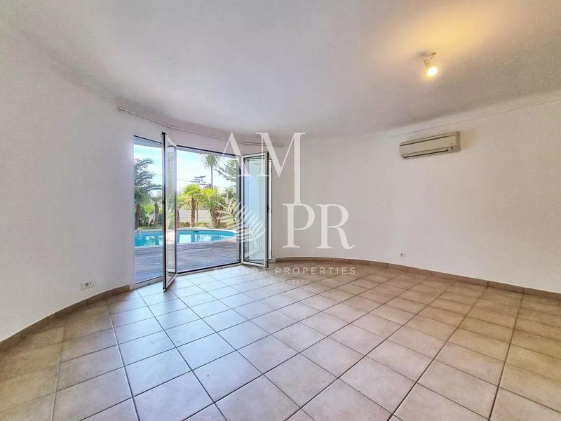 Villa - 200 m² - 6 pièces