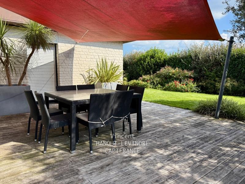 Maison - 245 m² - 9 pièces