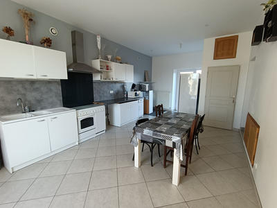 Maison - 253 m² - 8 pièces