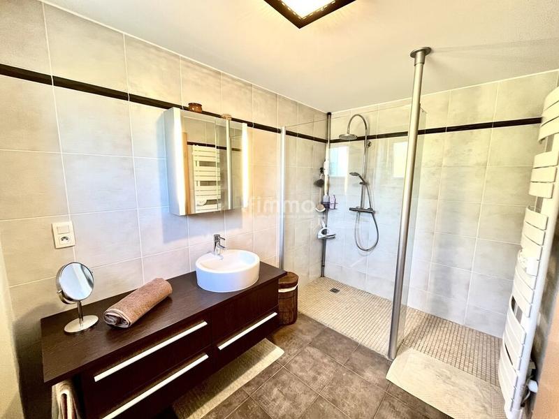 Demeure - 231 m² - 8 pièces