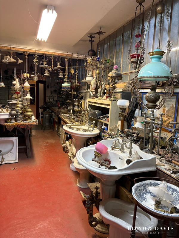 Maison - 405 m² - 5 pièces