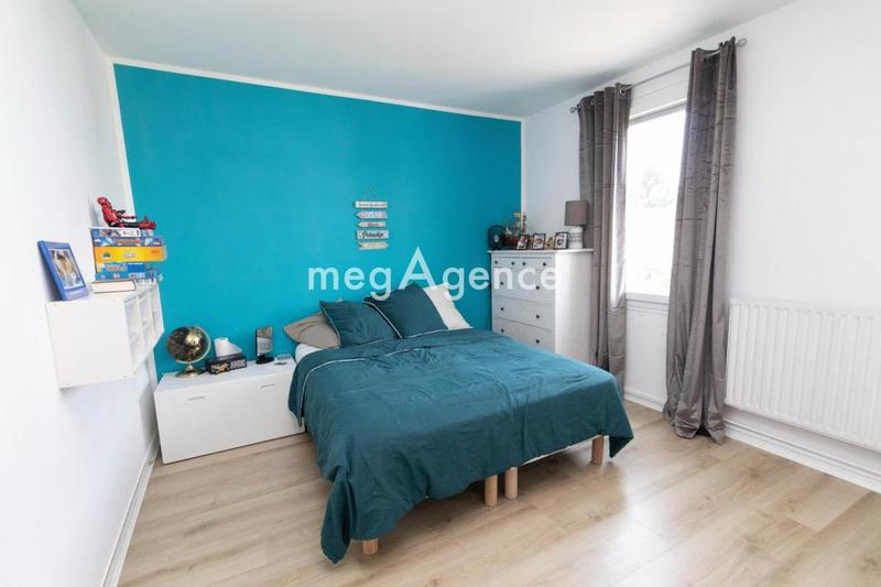 Maison - 221 m² - 8 pièces