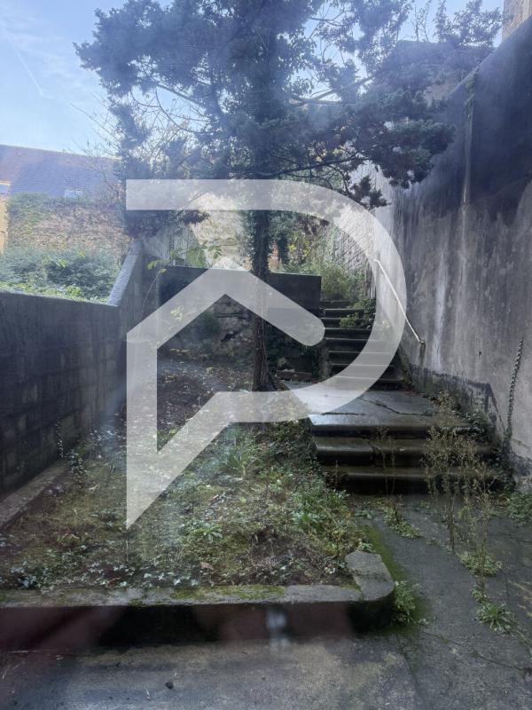 Immeuble - 180 m² - 8 pièces