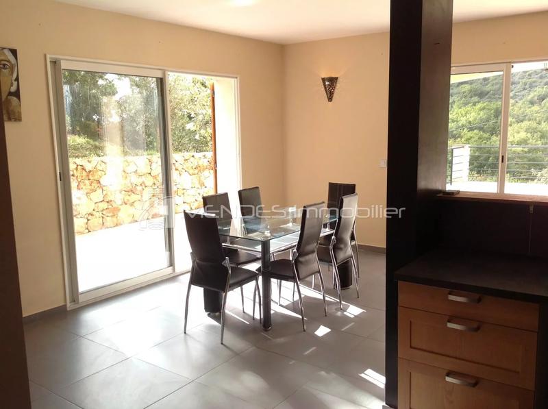 Villa - 100 m² - 3 pièces