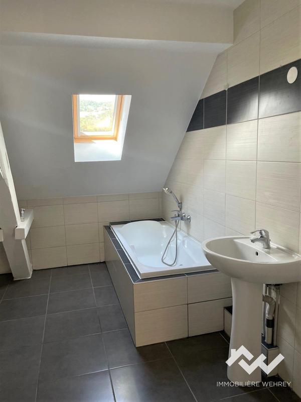 Appartement - 85 m² - 4 pièces