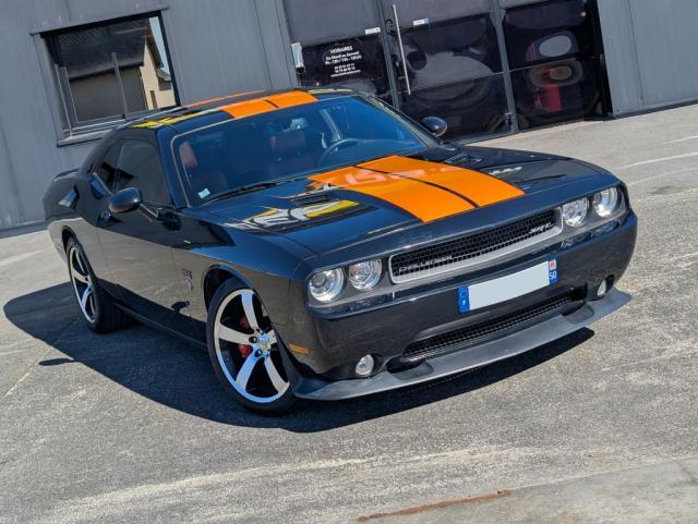Dodge Challenger Srt8
