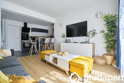 Chambre - 10 m² - 1 pièce