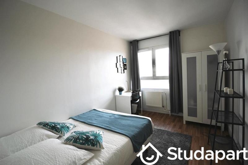 Chambre - 11 m² - 1 pièce