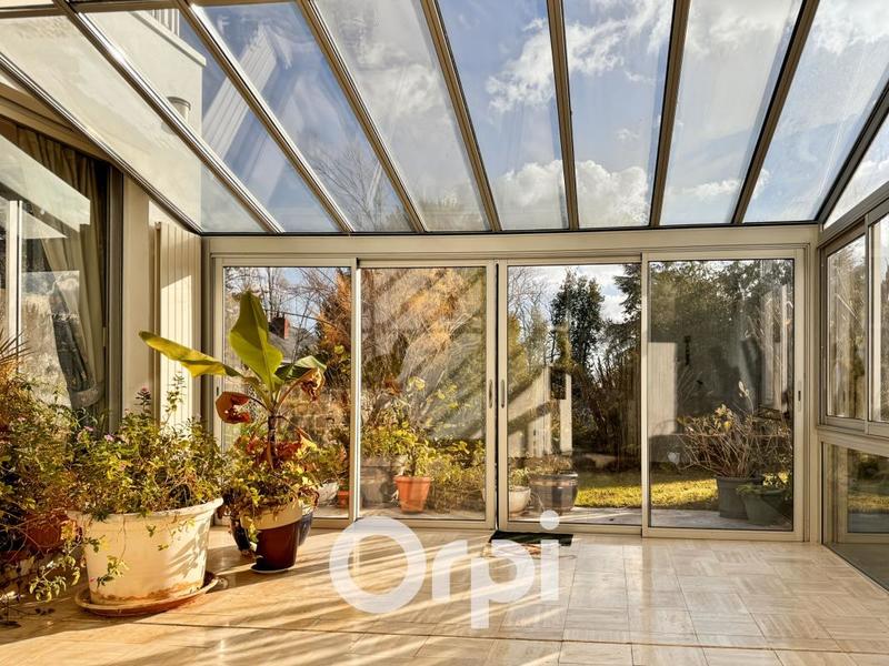 Maison - 371 m² - 8 pièces