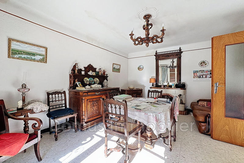 Maison - 323 m² - 16 pièces