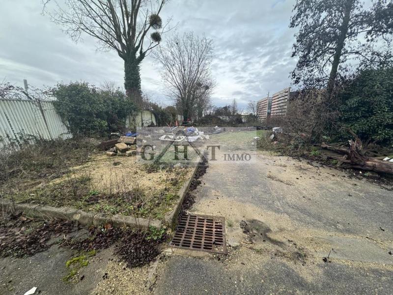 Entrepôt - 3 100 m²