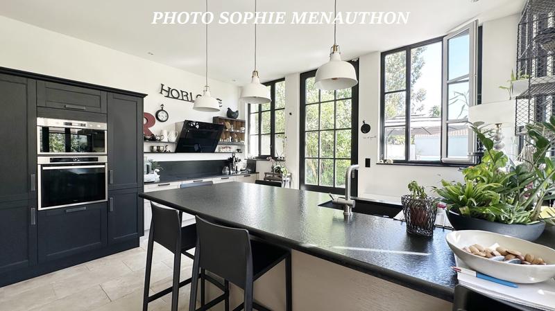 Maison bourgeoise - 330 m² - 9 pièces