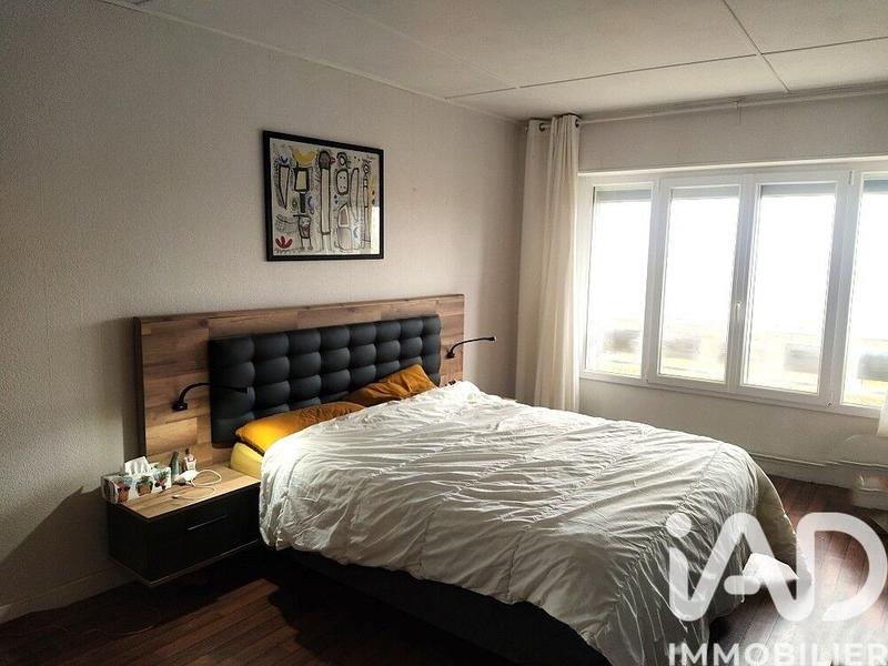 Maison - 250 m² - 6 pièces