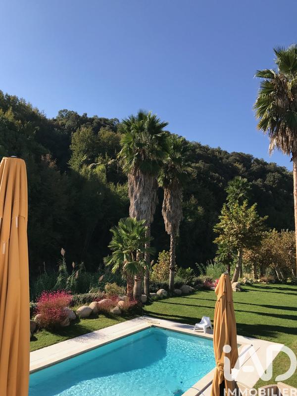 Maison - 167 m² - 8 pièces